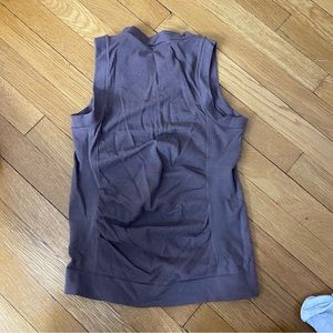 Athleta beige ruched workout top Size Small